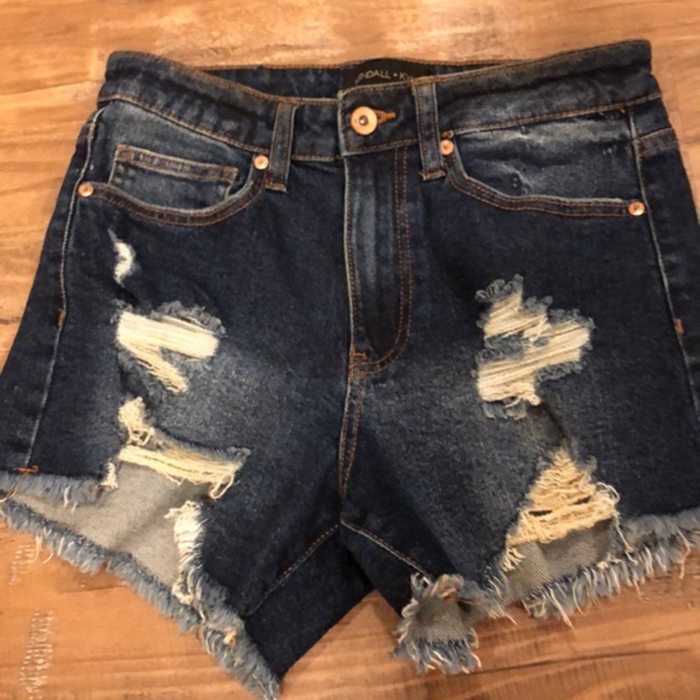 NWOT bleached distressed 3/26 Jean shorts
